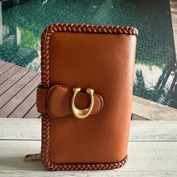 Coach Medium Wallet NWT - Picture 2 of 12